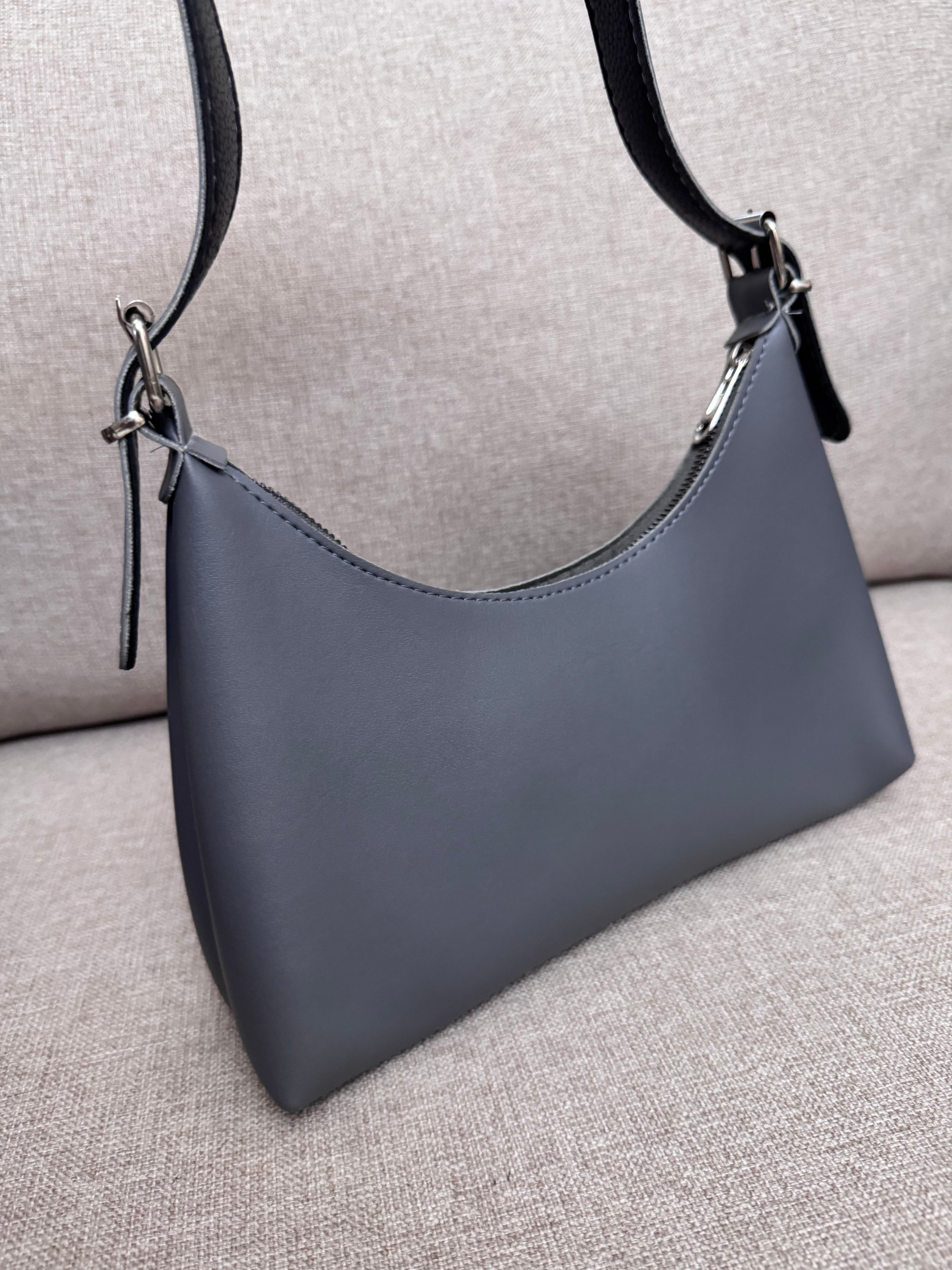 Mira Shoulder bag