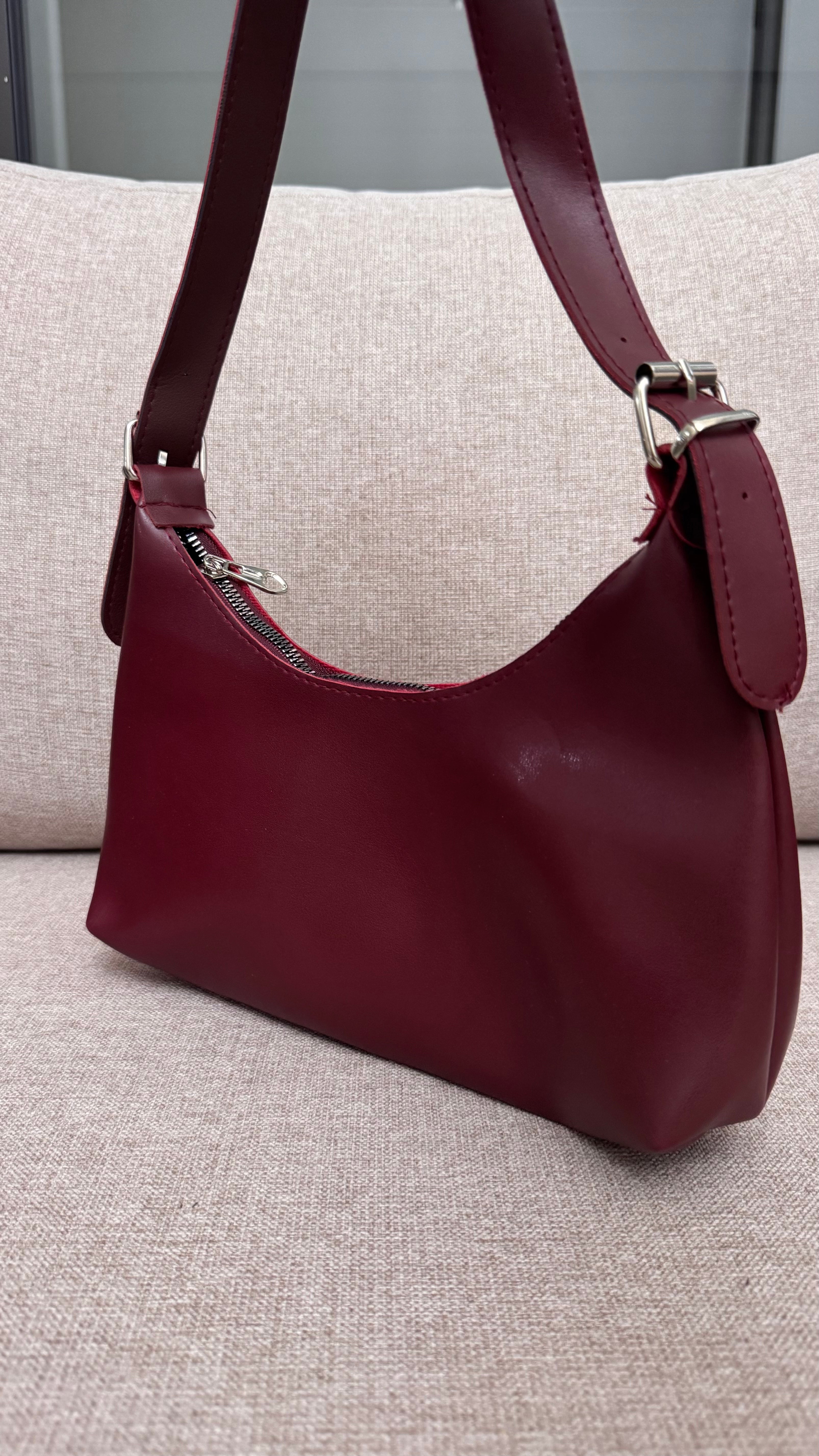 Mira Shoulder bag