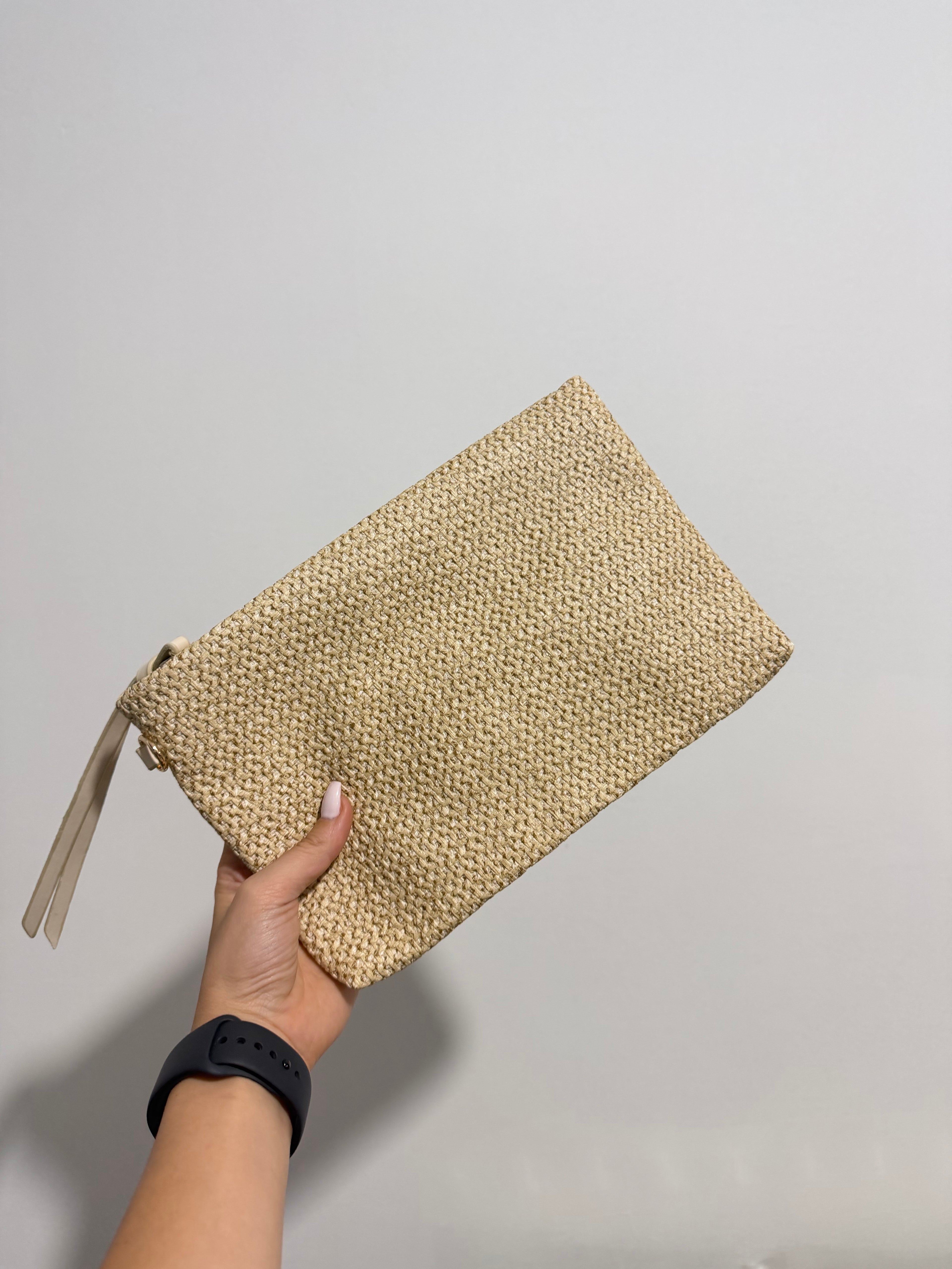 Mia Straw Pouch